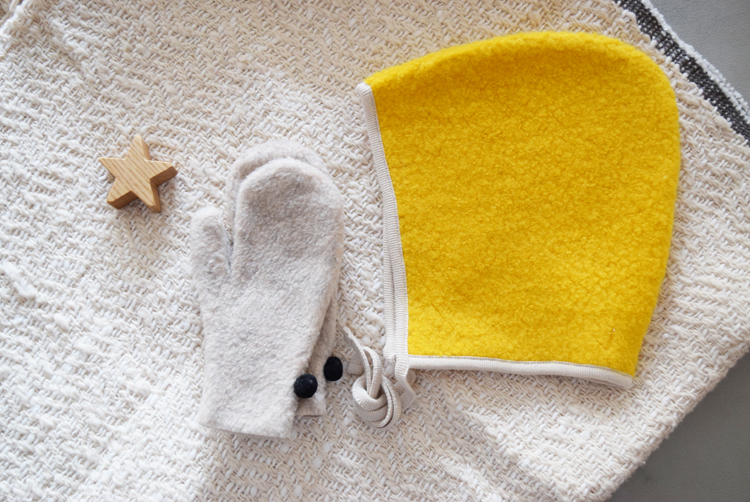 BABY WOOL BONNET