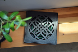 蚊やり器　花模様