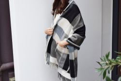 PALAPELI / pocket shawl