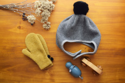 FLEECE POMPOM BONNET