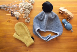 FLEECE POMPOM MITTEN  S